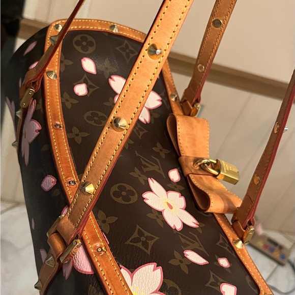 Pretty Inspired iconic logo bag. Used and in good condition. See pictures - Picture 7 of 13